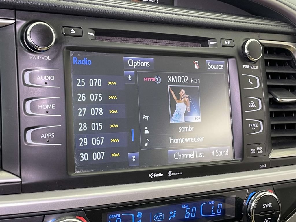 Used 2015 Toyota Highlander XLE AWD/4WD image 25