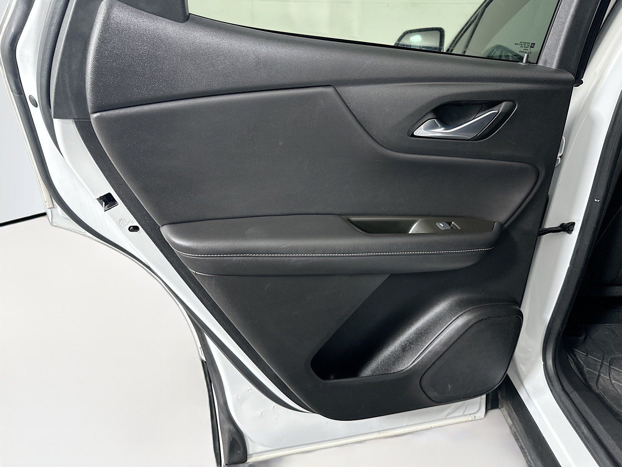 Used 2023 Chevrolet Blazer LT FWD image 26