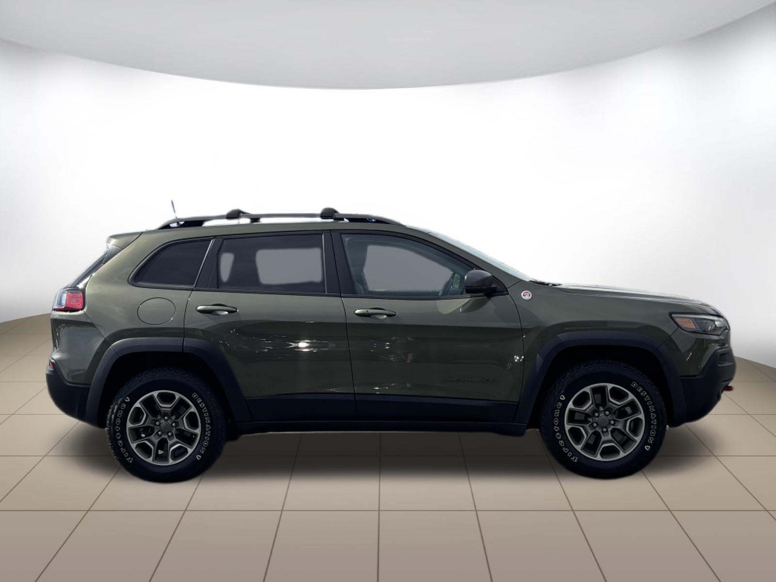 Used 2021 Jeep Cherokee Trailhawk w/ Technology Group AWD/4WD image 9