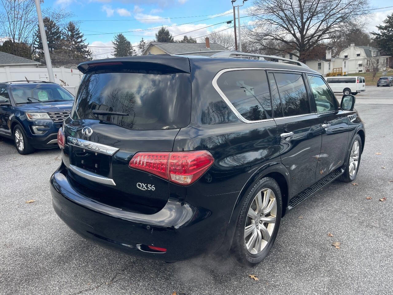 Used 2011 INFINITI QX56 Base 4x4 4dr SUV w/ Deluxe Touring Pkg image 6