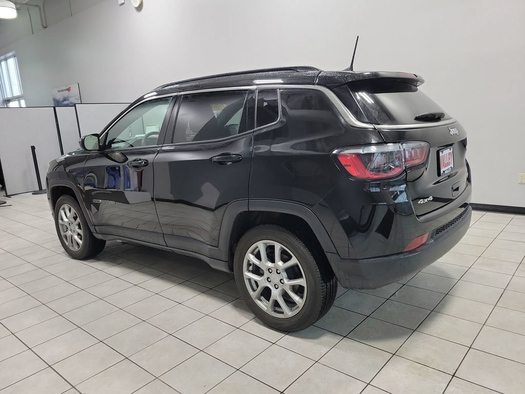 Used 2023 Jeep Compass Latitude AWD/4WD image 7