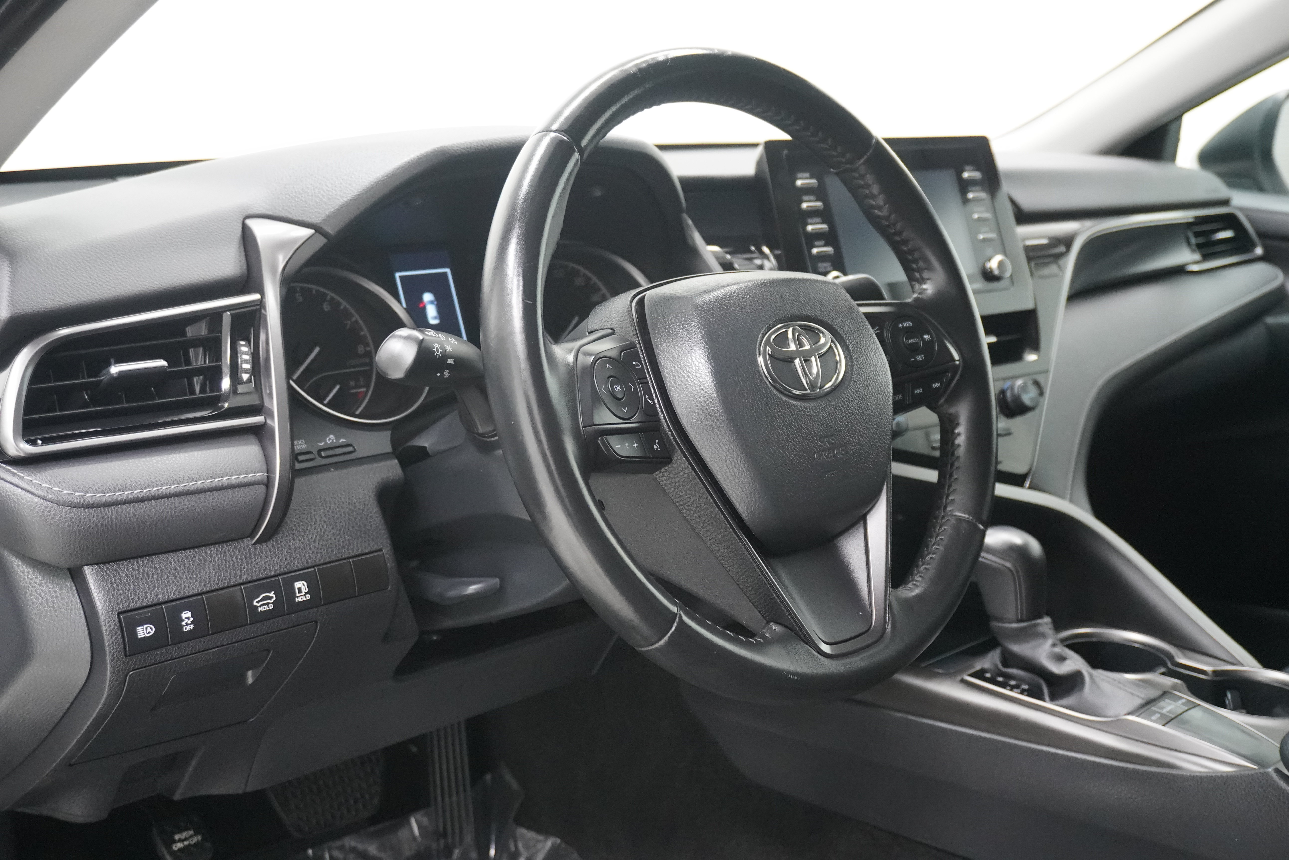 Used 2023 Toyota Camry SE FWD image 10