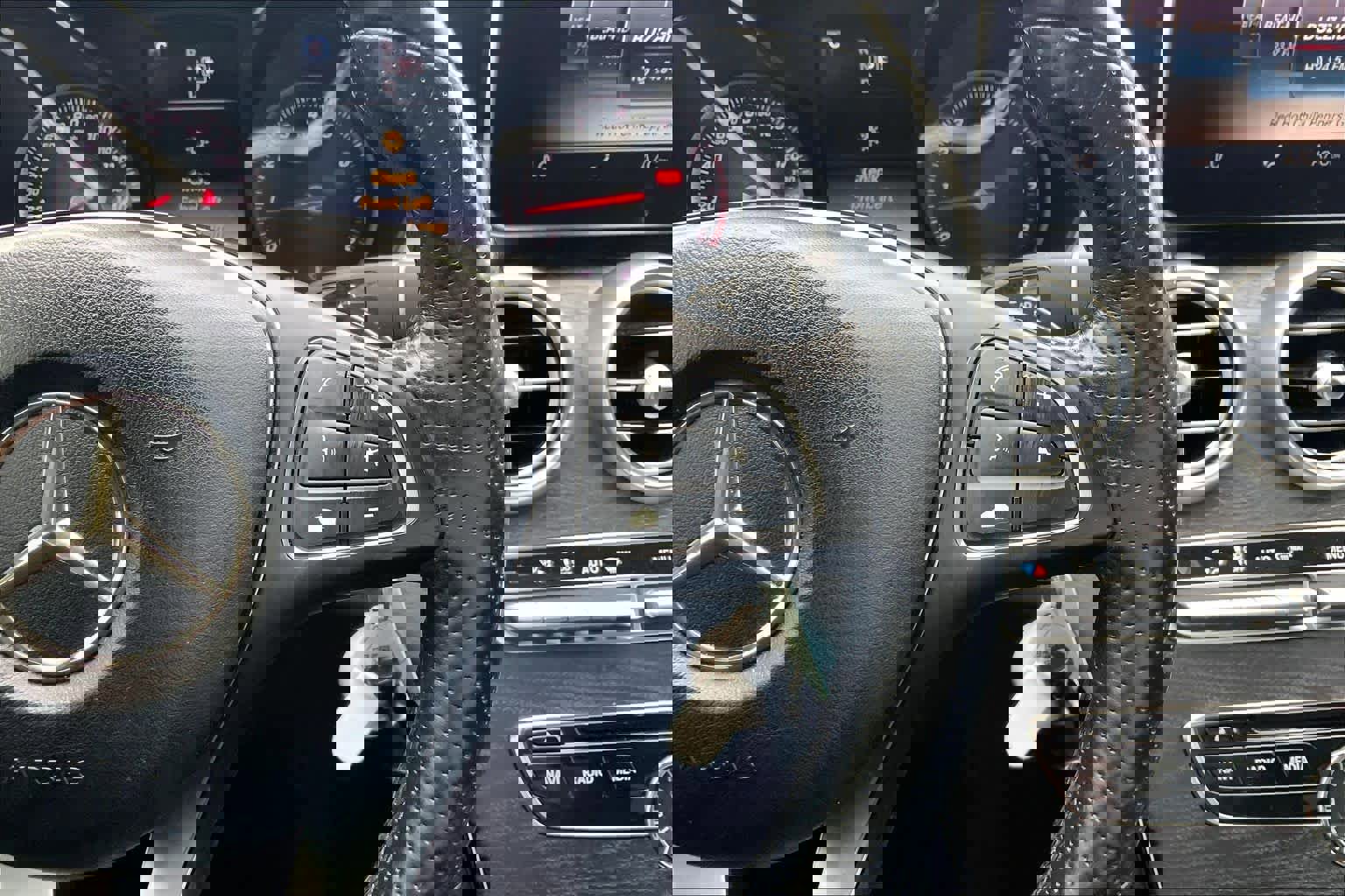 Used 2015 Mercedes-Benz C 300 Sedan image 23