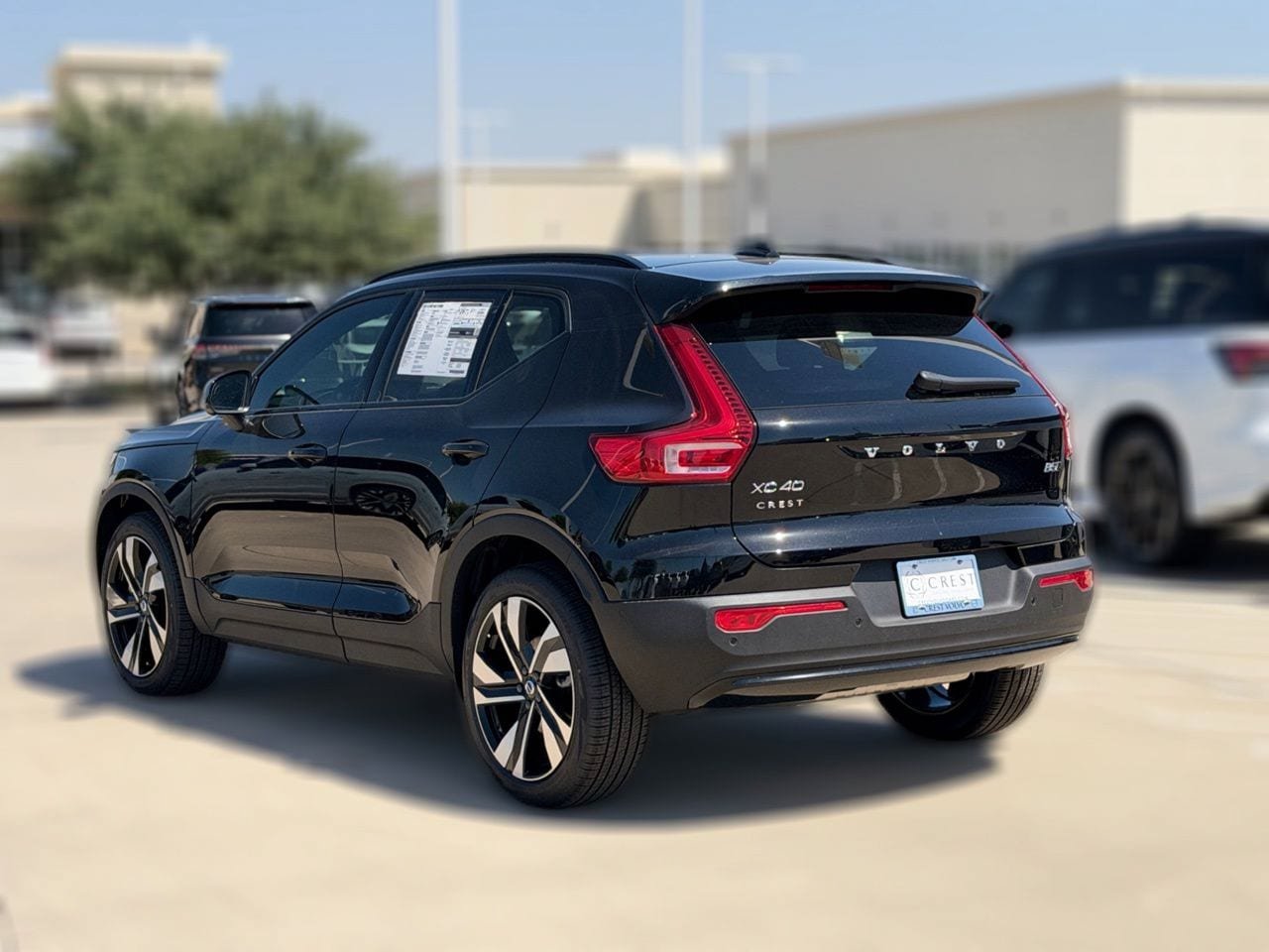 New 2026 Volvo XC40 B5 Plus w/ Climate Package AWD/4WD image 5