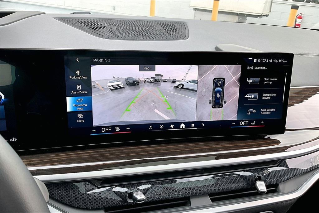 Used 2024 BMW X7 xDrive40i w/ Parking Assistance Package image 14