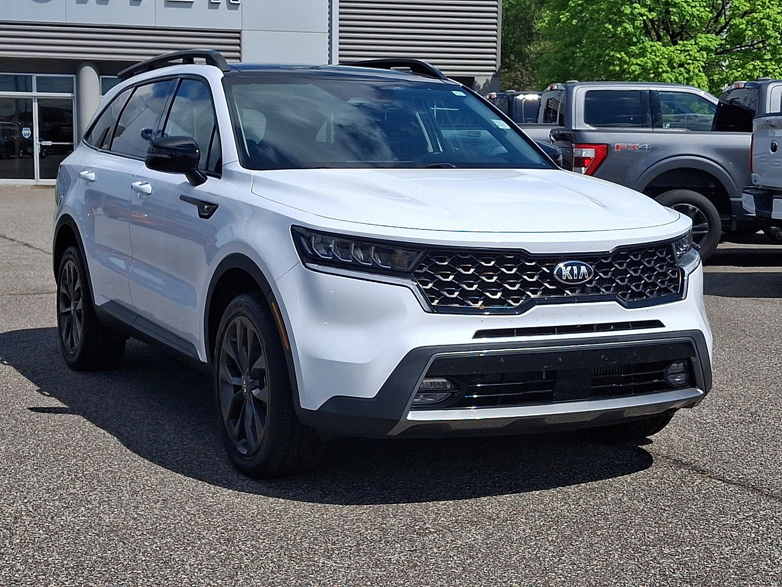 Used 2021 Kia Sorento EX w/ EX AWD X-Line Package image 2