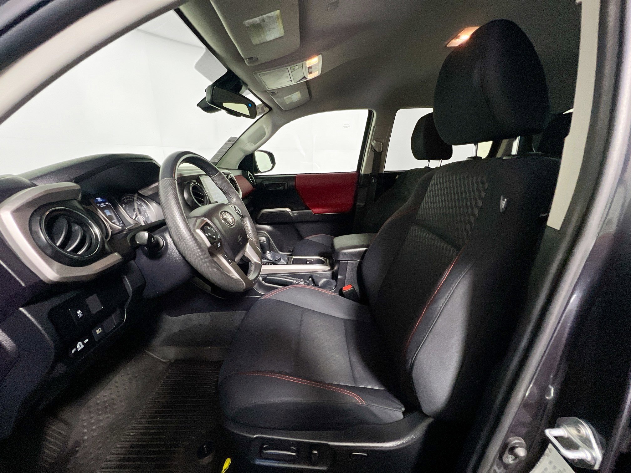 Used 2022 Toyota Tacoma SR5 image 14