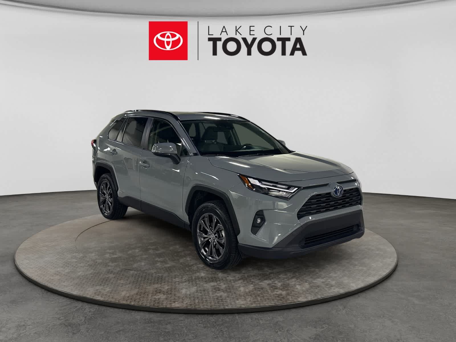 Used 2023 Toyota RAV4 XLE Premium AWD/4WD image 13