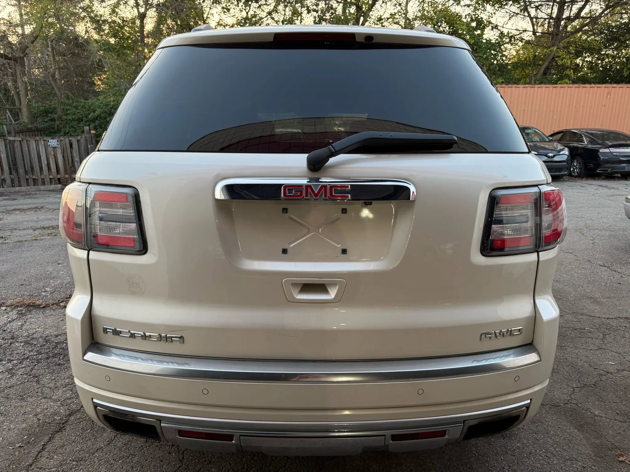Used 2014 GMC Acadia Denali image 6