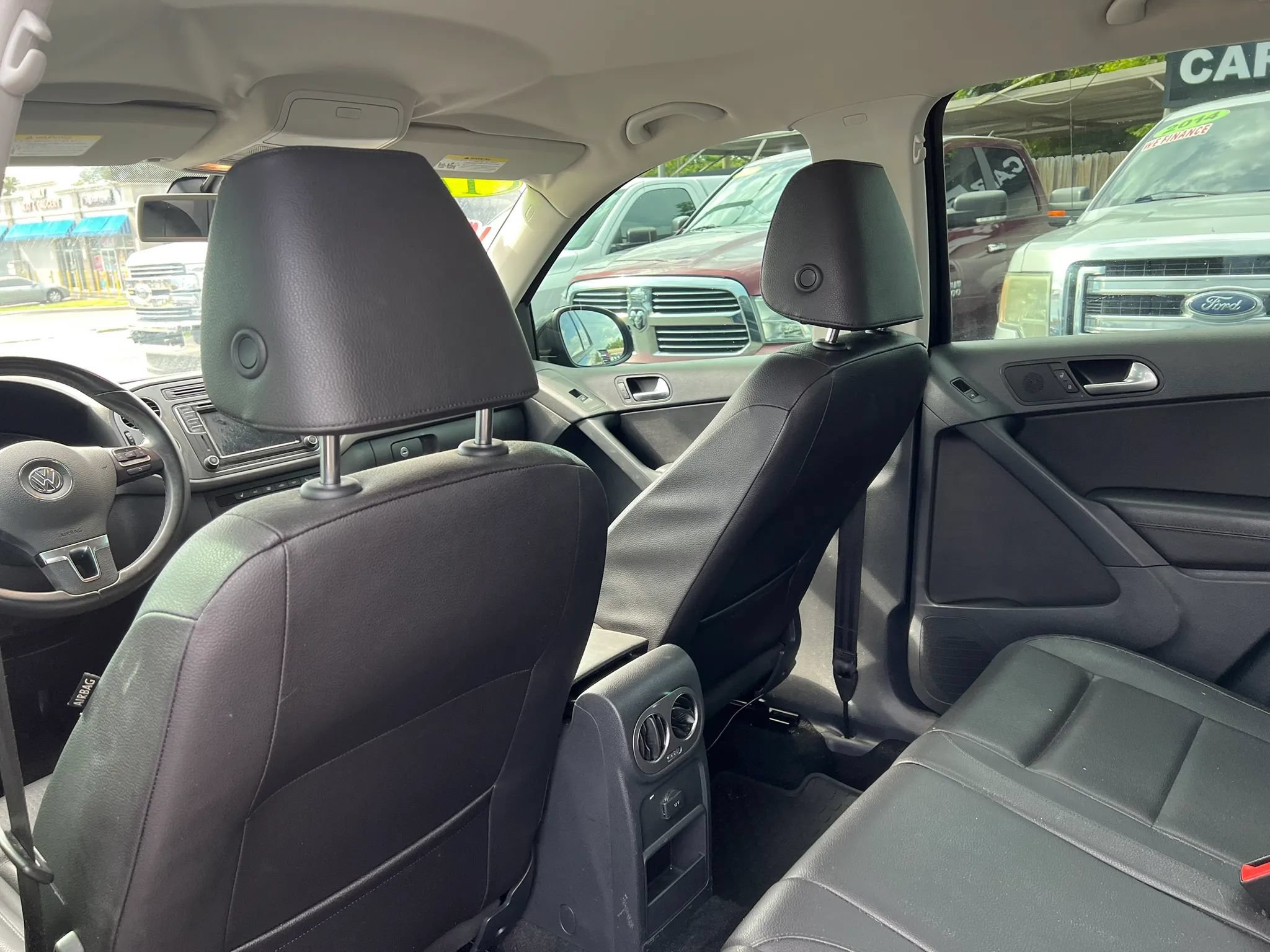 Used 2017 Volkswagen Tiguan S FWD image 11