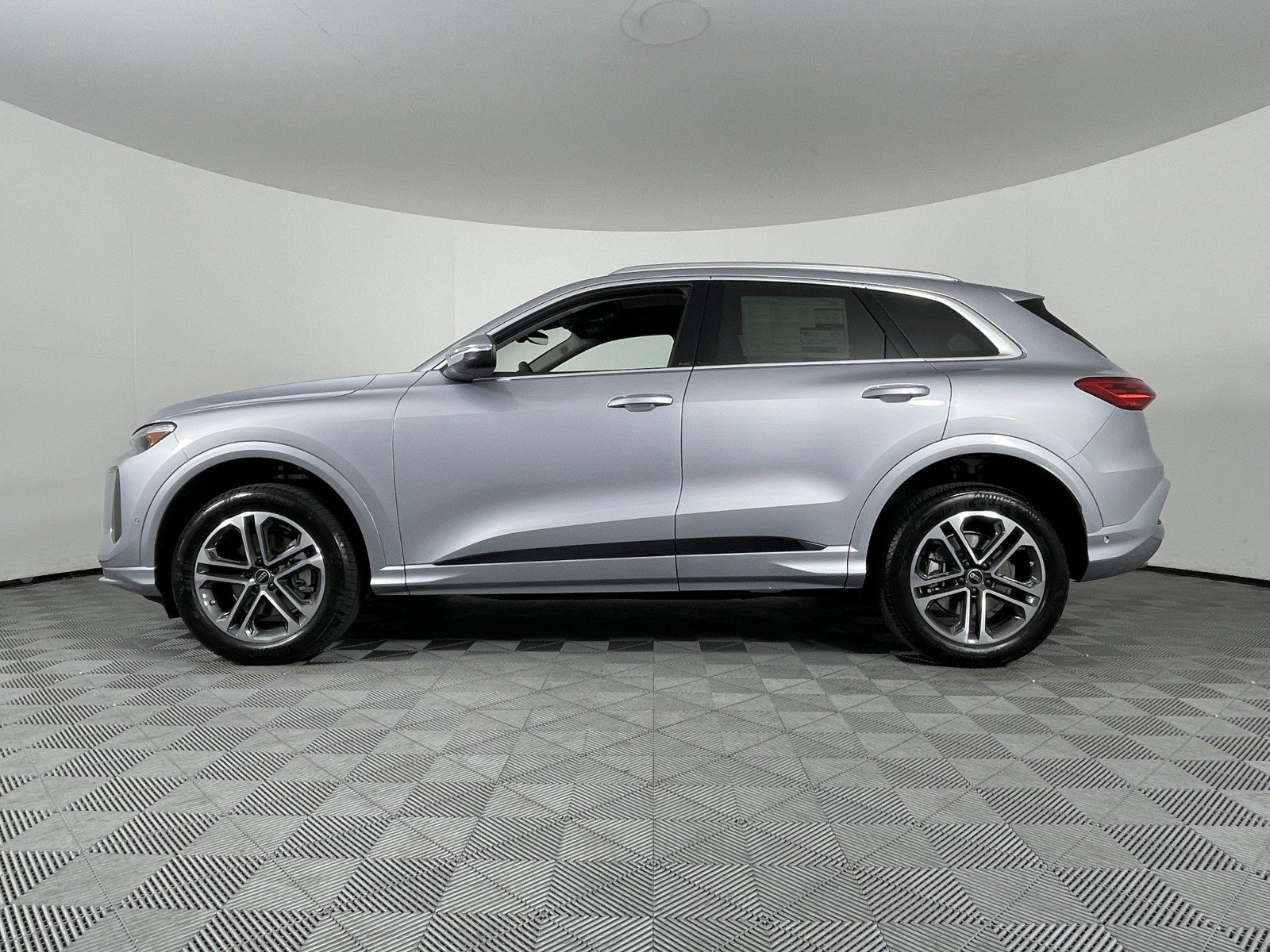 New 2025 Audi Q5 Premium Plus w/ Premium Plus image 11