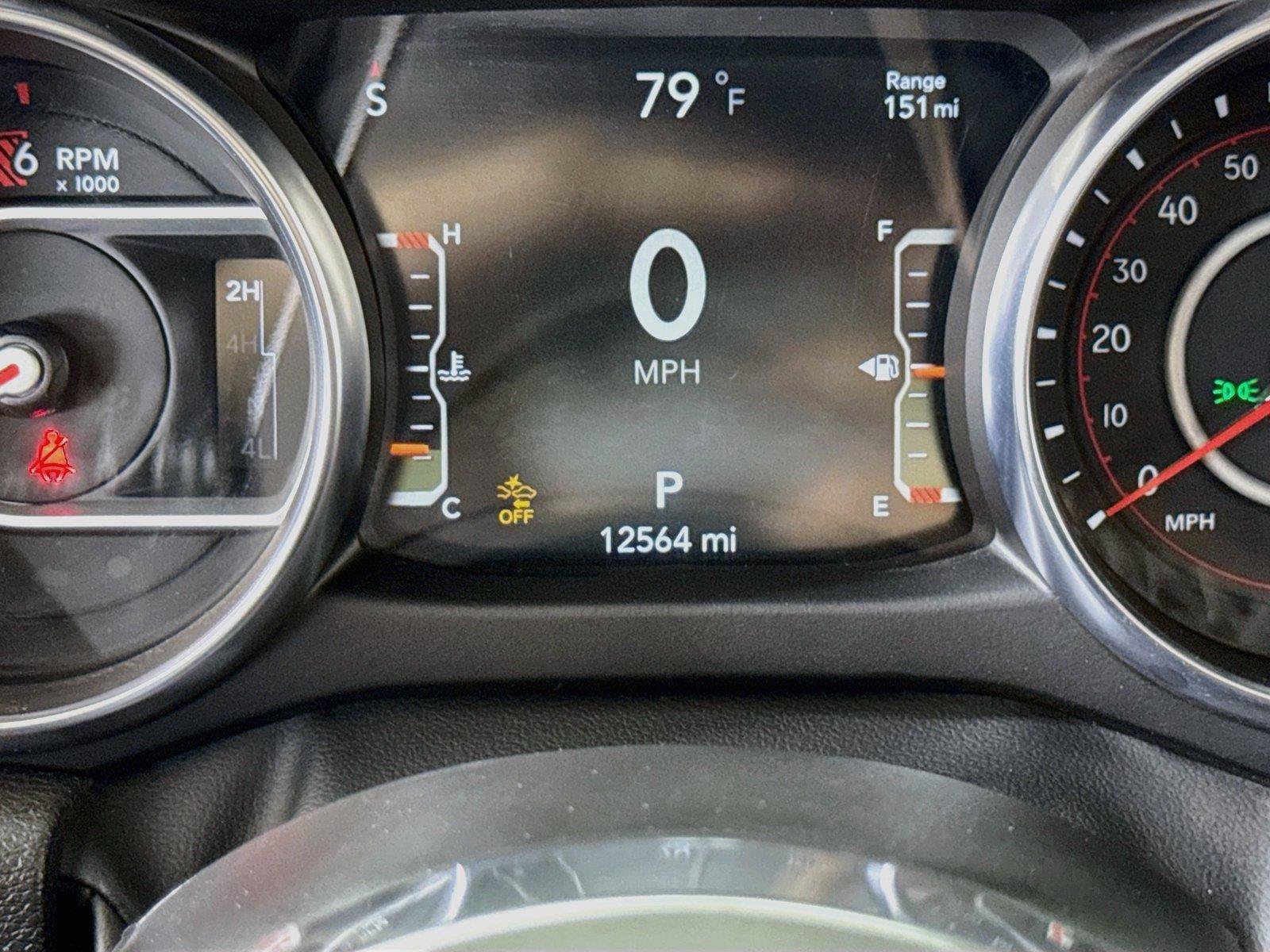Used 2022 Jeep Gladiator Rubicon w/ Dual Top Group AWD/4WD image 17