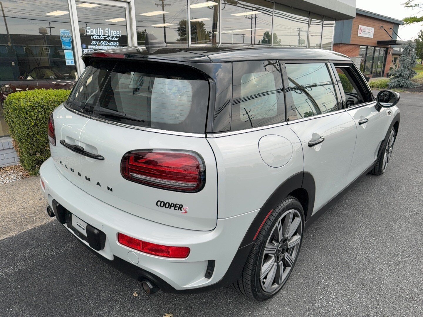 Used 2023 MINI Cooper Clubman S FWD image 3
