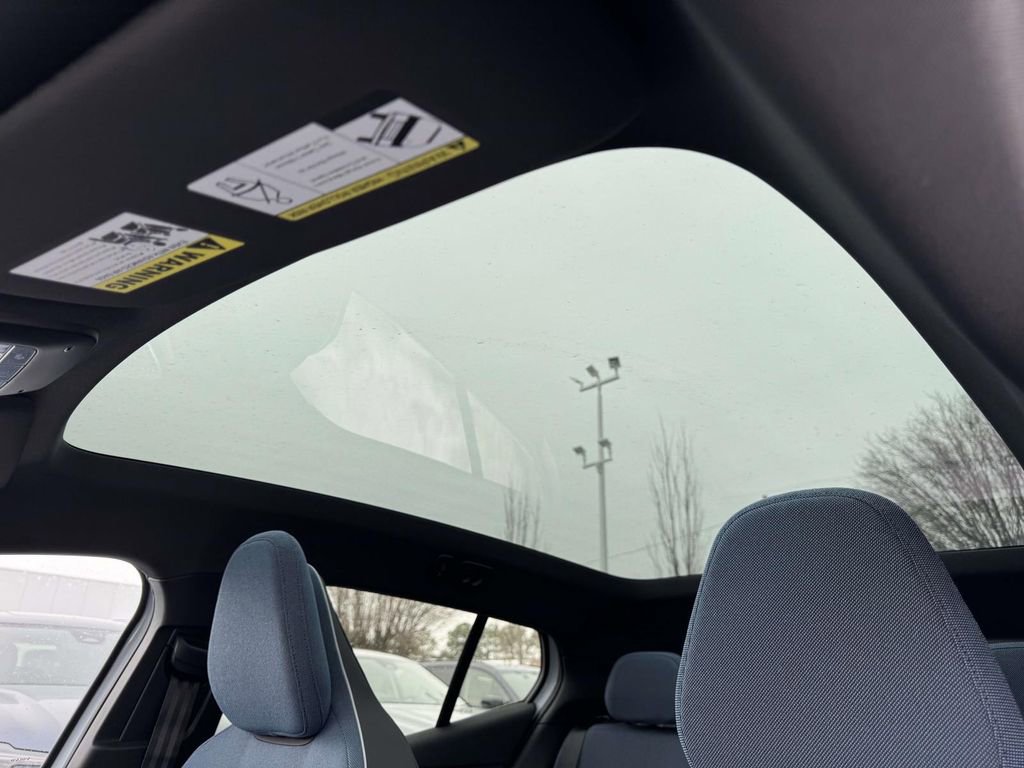 New 2026 Volvo EX30 Plus w/ Climate Package image 18