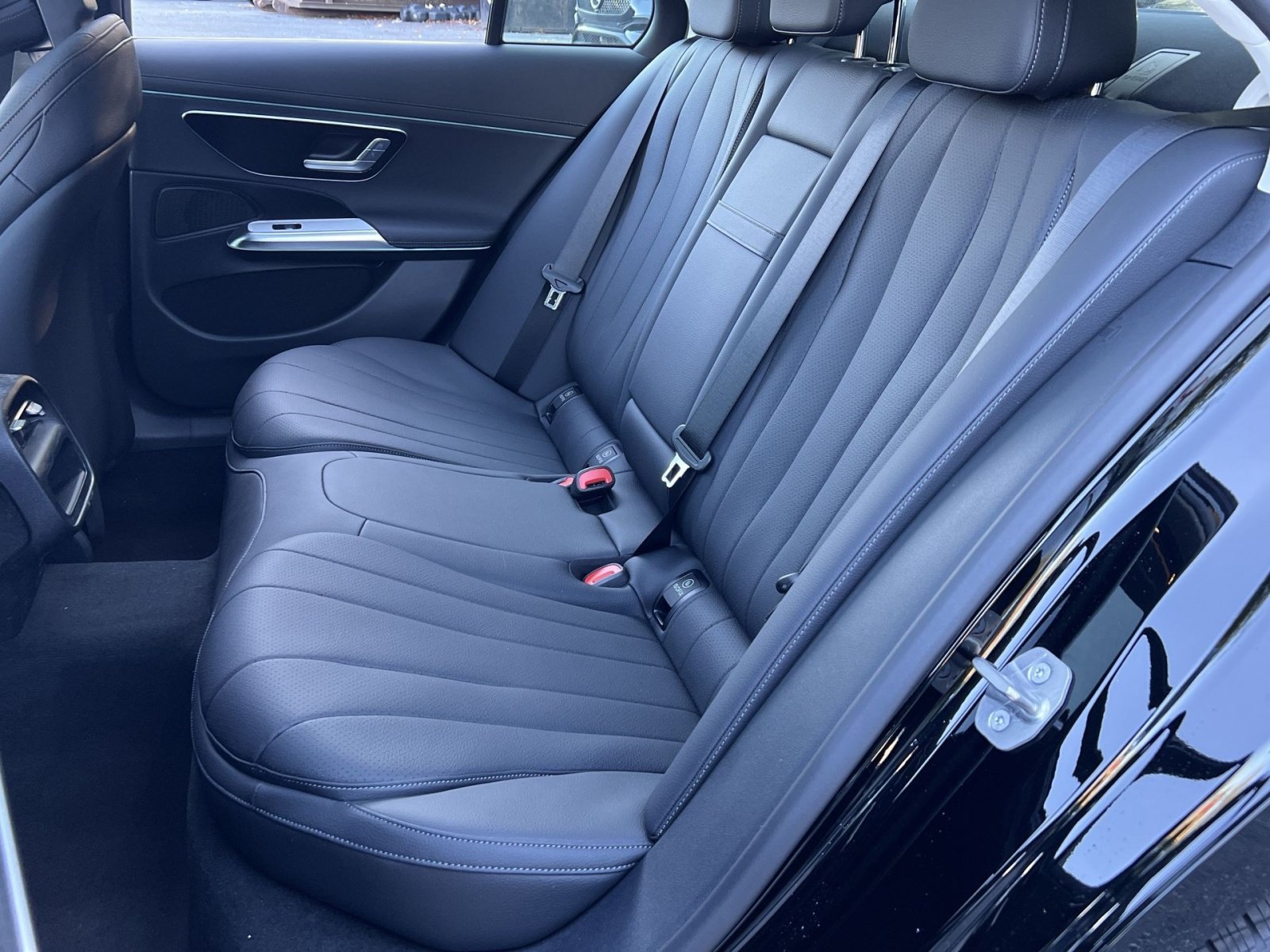 New 2027 Mercedes-Benz E 450 4MATIC Sedan image 30