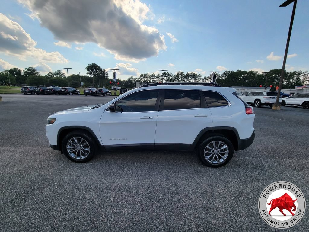 Used 2022 Jeep Cherokee Latitude Lux w/ Sun & Sound Group FWD image 2