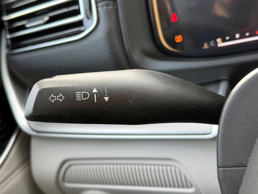 Certified 2025 Jeep Wagoneer 4WD image 22