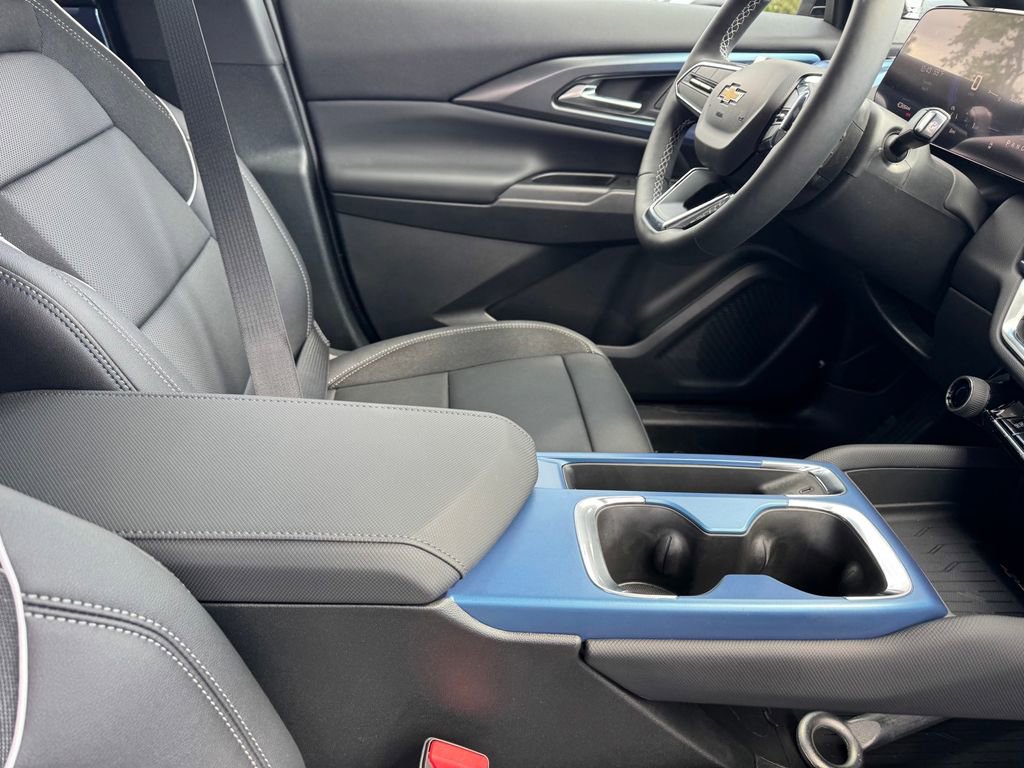New 2026 Chevrolet Equinox EV LT w/ Convenience Package II FWD image 8