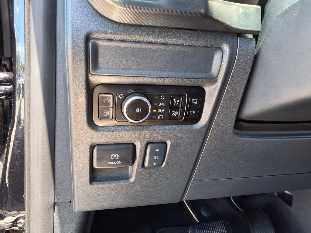Used 2025 Ford F150 Platinum w/ FX4 Off-Road Package AWD/4WD image 27