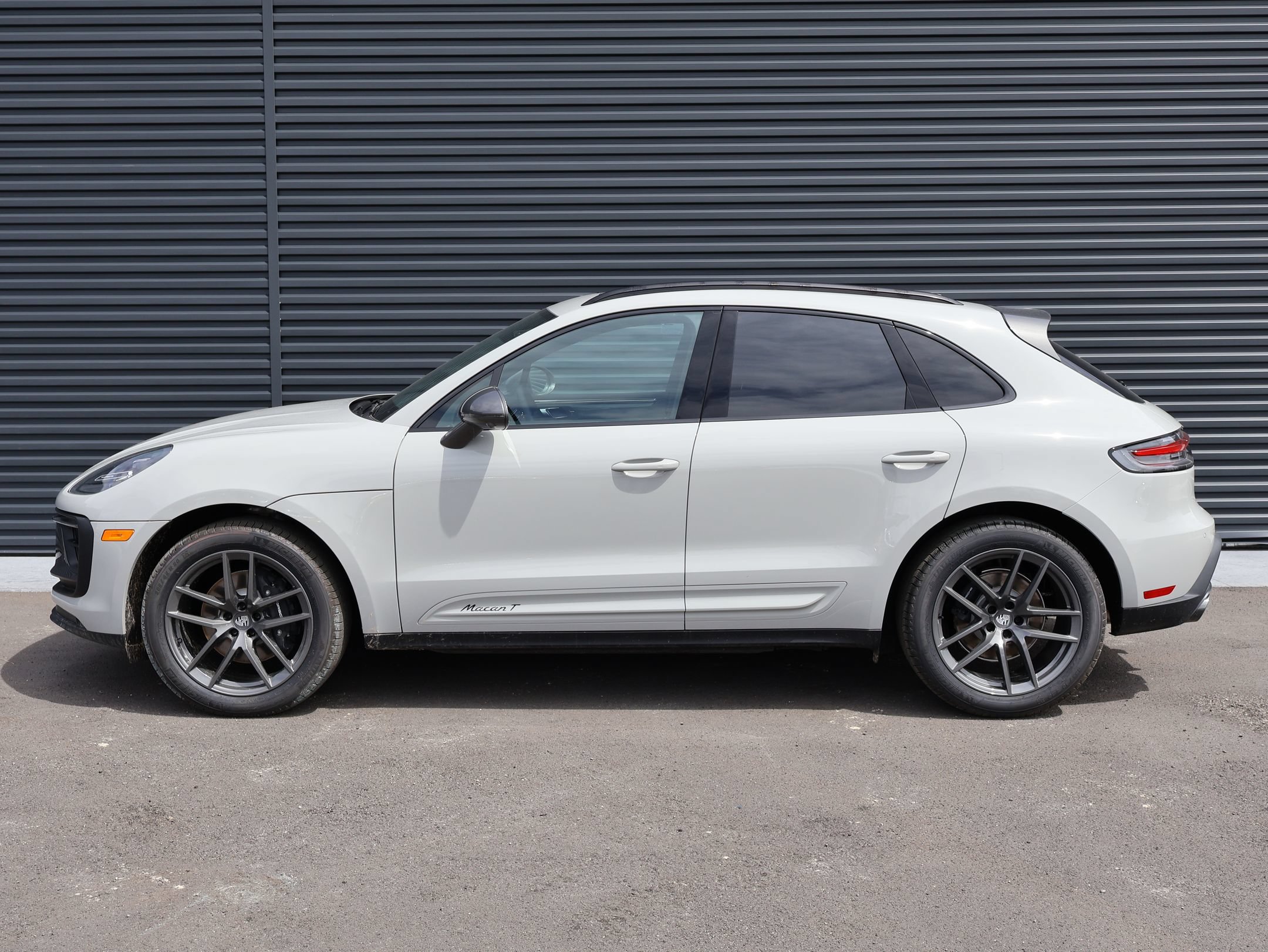 New 2026 Porsche Macan Turbo AWD/4WD image 2