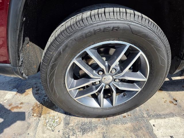 Used 2018 Jeep Grand Cherokee Limited image 28