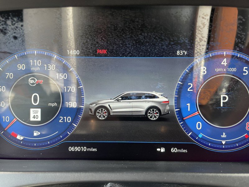 Used 2020 Jaguar F-PACE SVR image 19