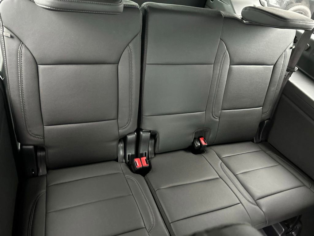 New 2026 Chevrolet Suburban LT w/ Comfort Package AWD/4WD image 21