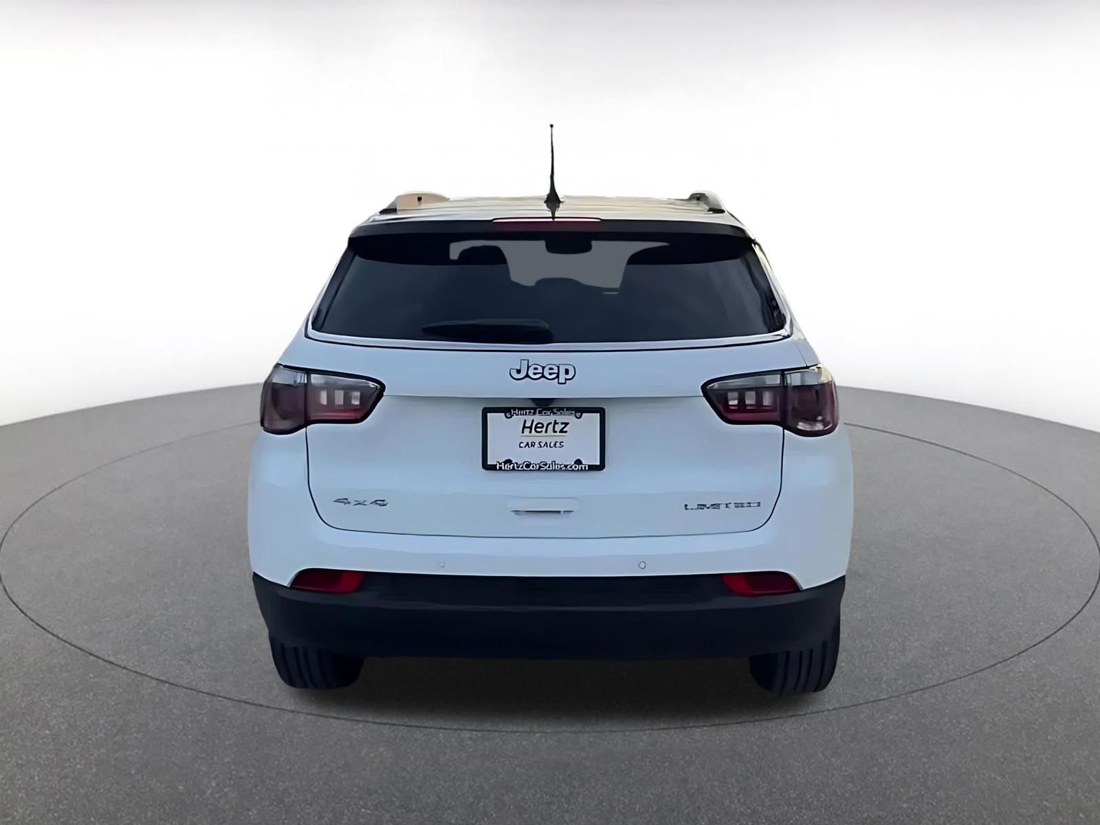 Used 2025 Jeep Compass Limited image 12