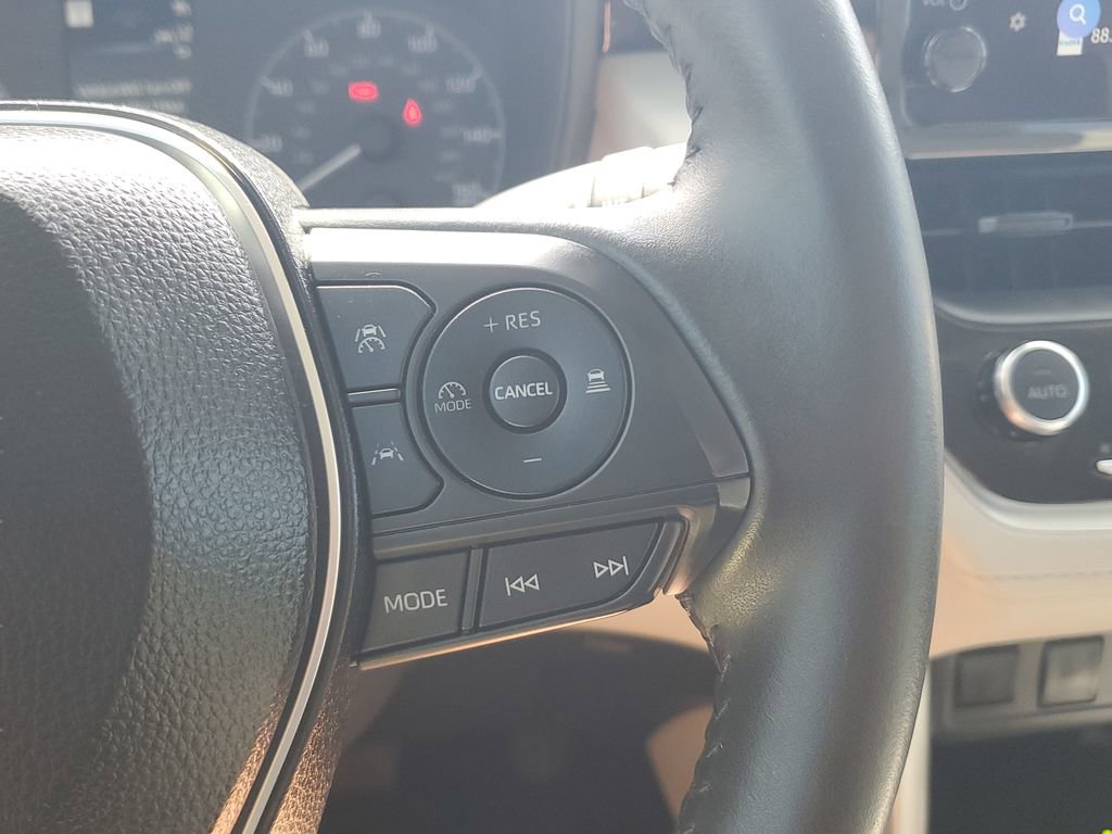 Certified 2025 Toyota Corolla Cross LE image 26