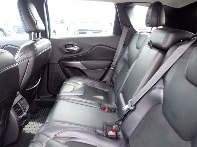 Used 2020 Jeep Cherokee Latitude Plus w/ Cold Weather Group image 12