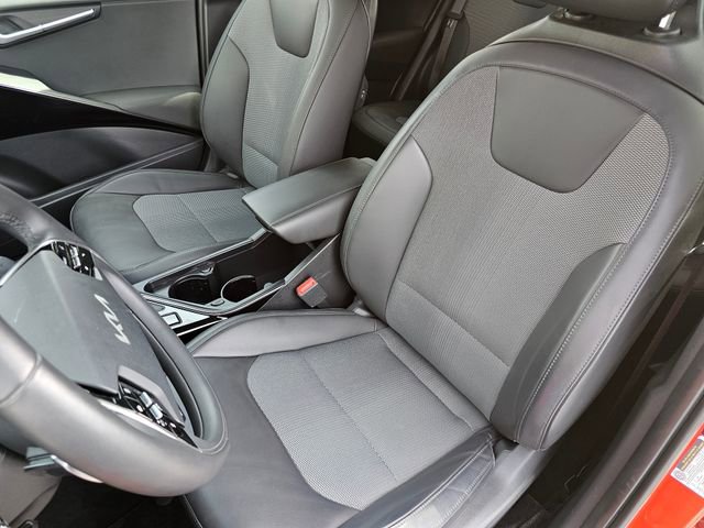 Certified 2023 Kia Niro EX FWD image 24