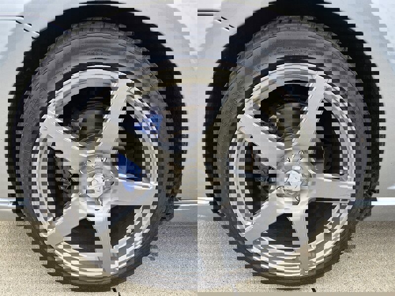 Used 2005 Chrysler Crossfire Limited image 9