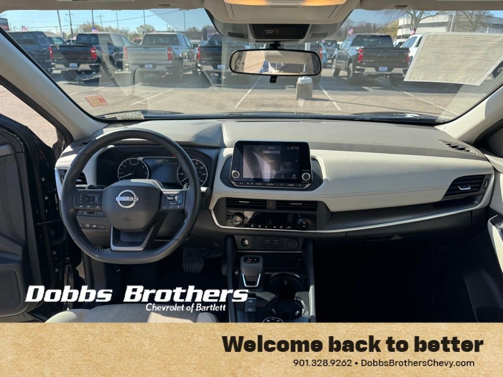 Used 2025 Nissan Rogue SV image 9