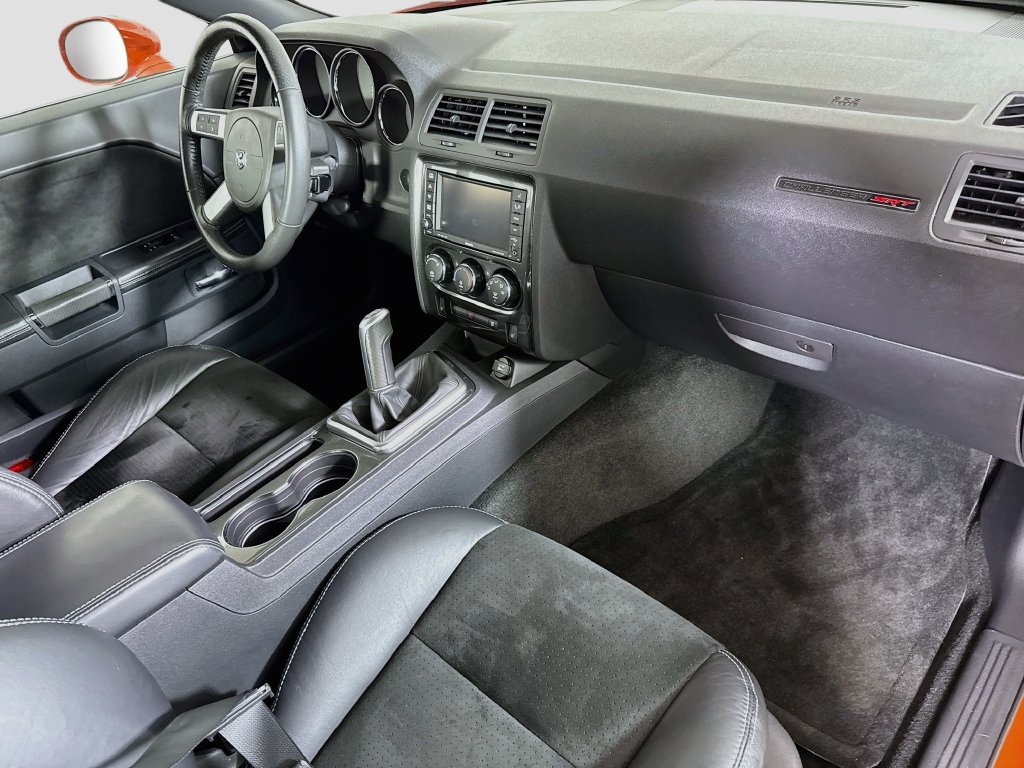 Used 2009 Dodge Challenger SRT8 w/ SRT Option Group II RWD image 30