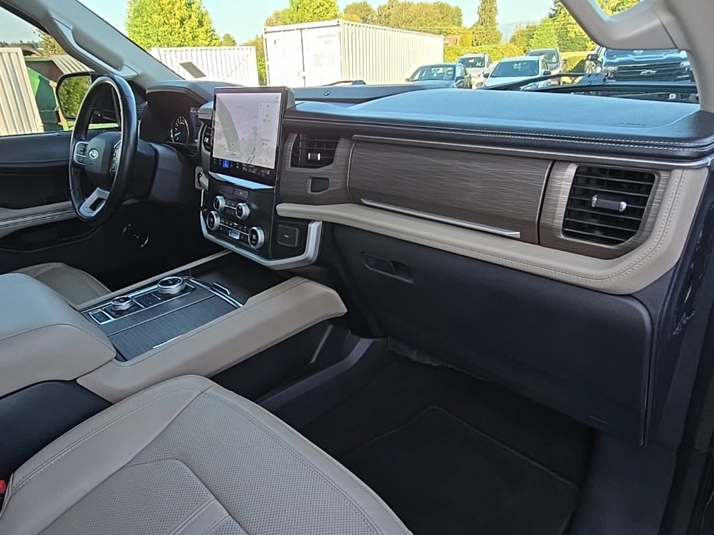 Used 2023 Ford Expedition Limited image 37