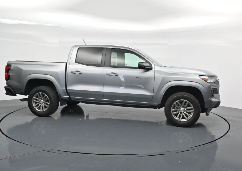 Used 2024 Chevrolet Colorado LT w/ LT Convenience Package RWD image 8