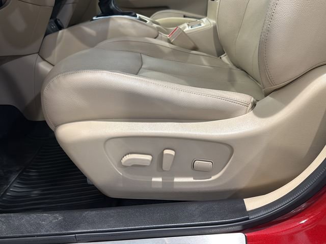 Used 2020 Nissan Rogue SL w/ Premium Package image 36