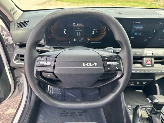 Used 2025 Kia K4 FWD image 15