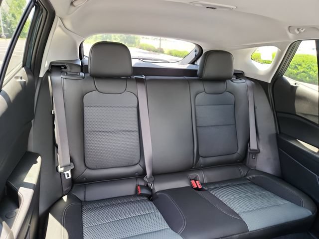 New 2026 Chevrolet Trax LT w/ Sunroof Package FWD image 17