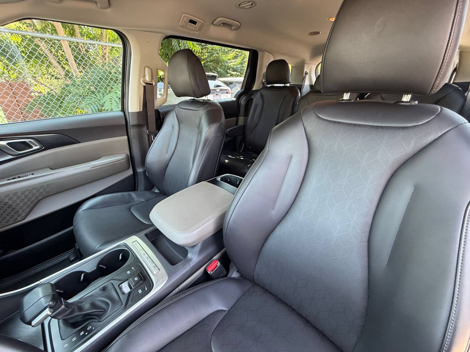 Used 2026 Kia Carnival FWD image 31
