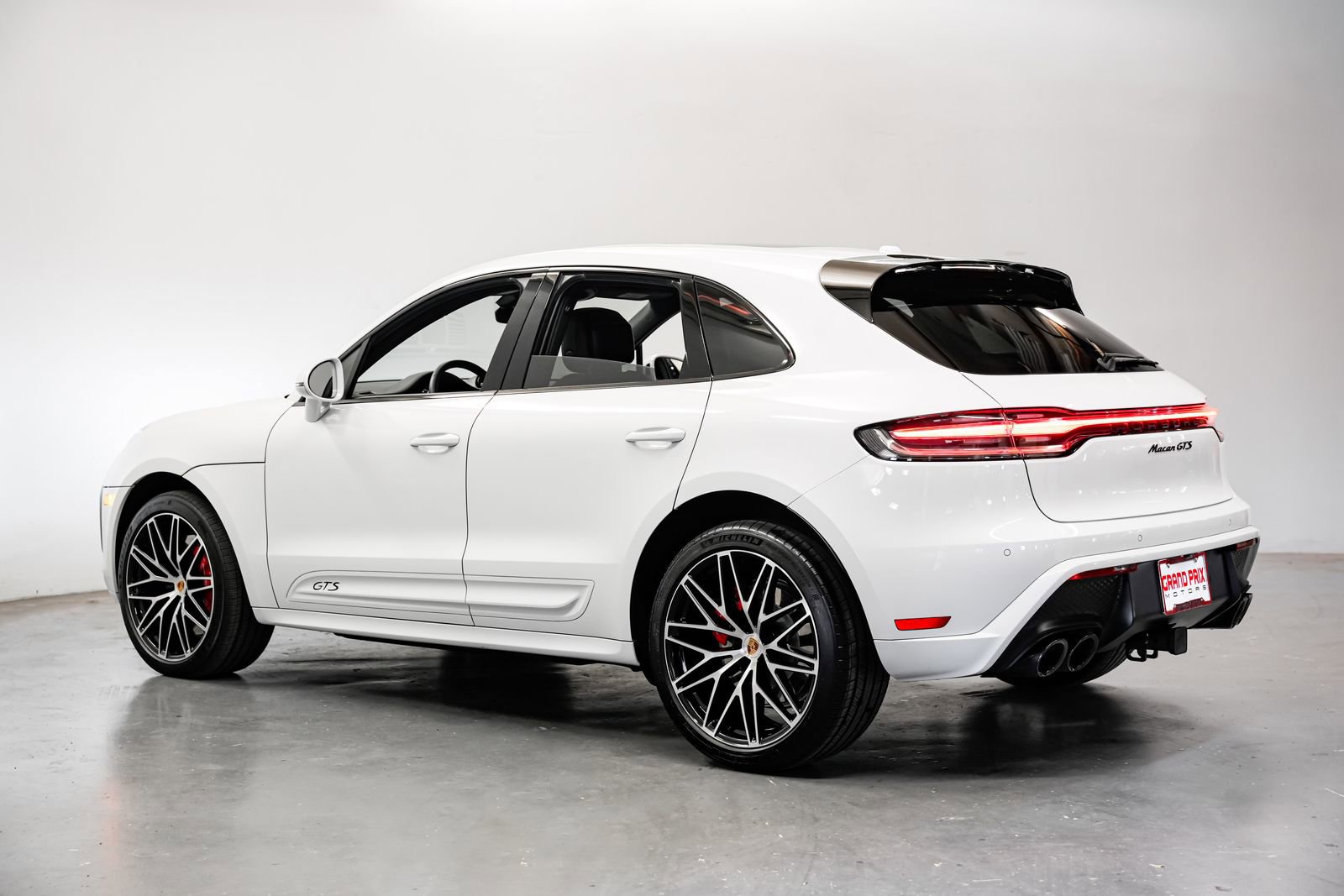 Used 2022 Porsche Macan GTS AWD/4WD image 8