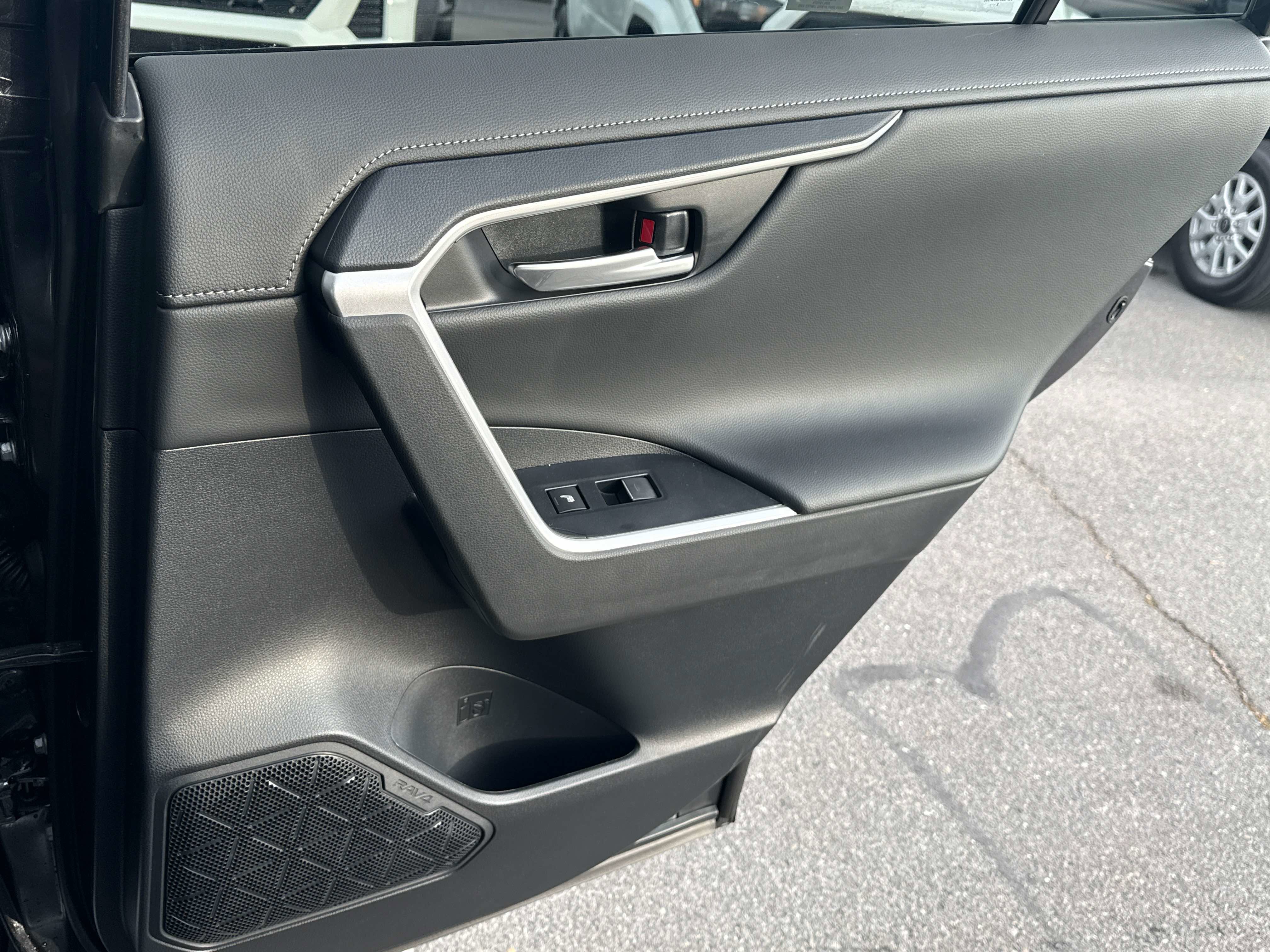 Used 2025 Toyota RAV4 Limited image 18
