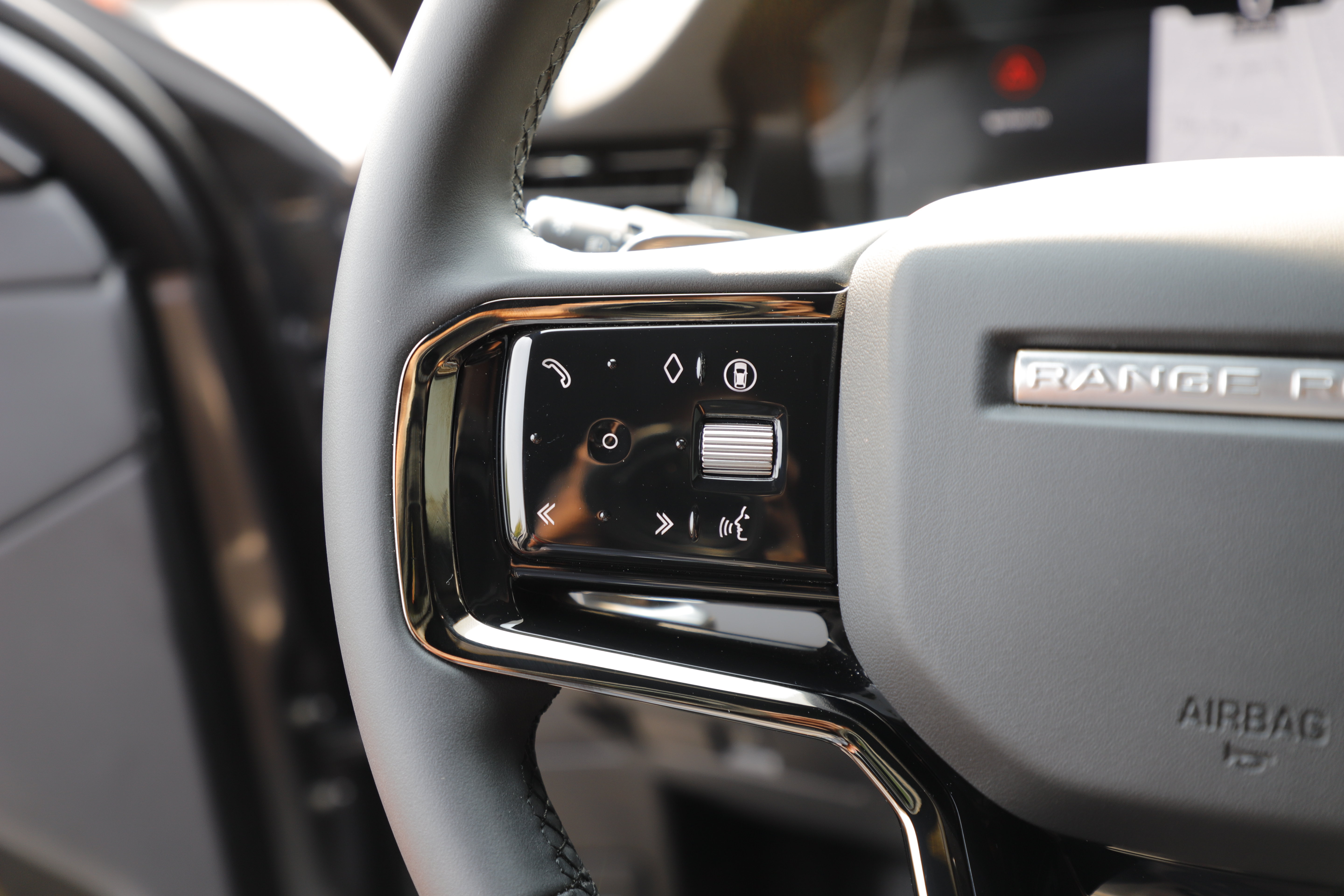 Certified 2026 Land Rover Range Rover Evoque S AWD/4WD image 22