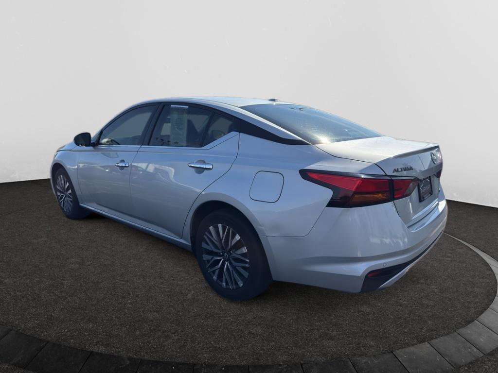 Used 2023 Nissan Altima 2.5 SV w/ SV Premium Package AWD/4WD image 7