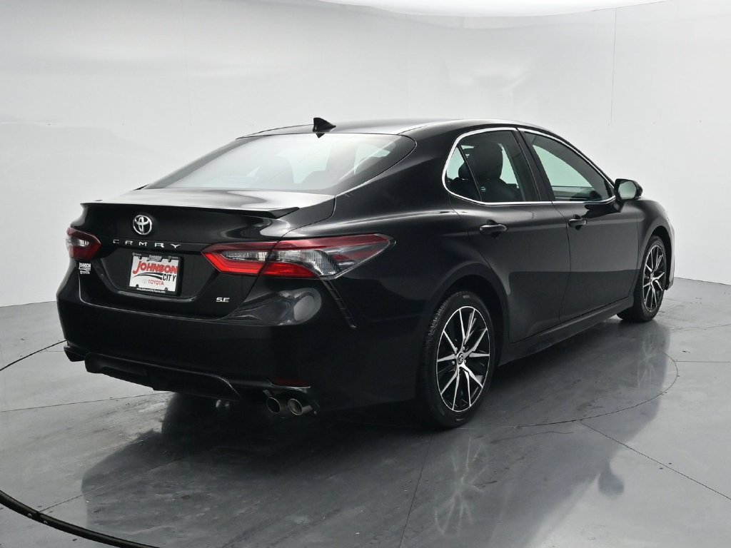 Used 2024 Toyota Camry SE FWD image 7
