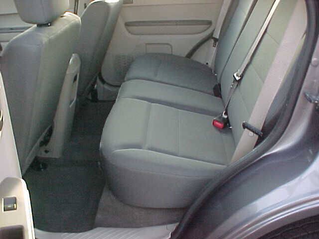 Used 2011 Ford Escape XLS w/ 102A Rapid Spec Order Code FWD image 25