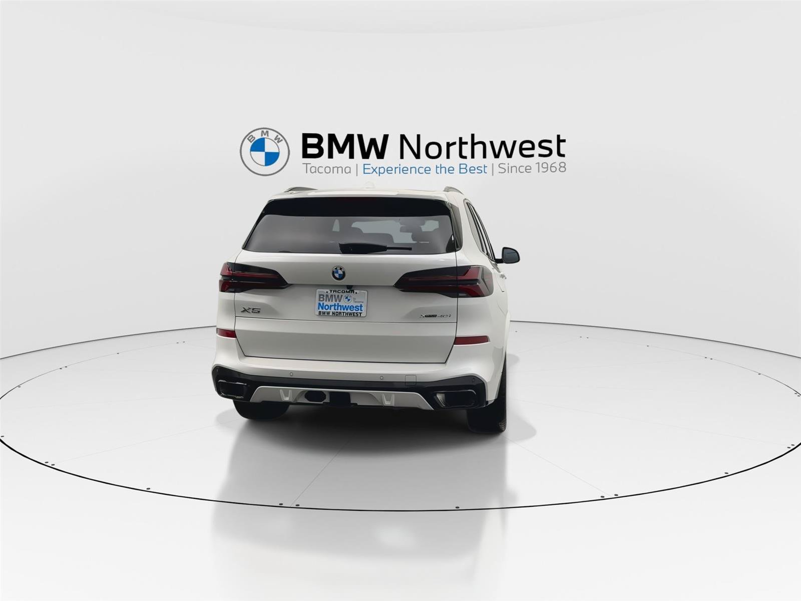 New 2026 BMW X5 xDrive40i w/ M Sport Package AWD/4WD image 2