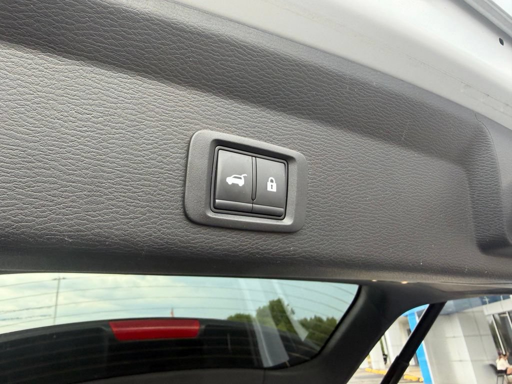 Used 2025 Mitsubishi Outlander SE AWD/4WD image 17