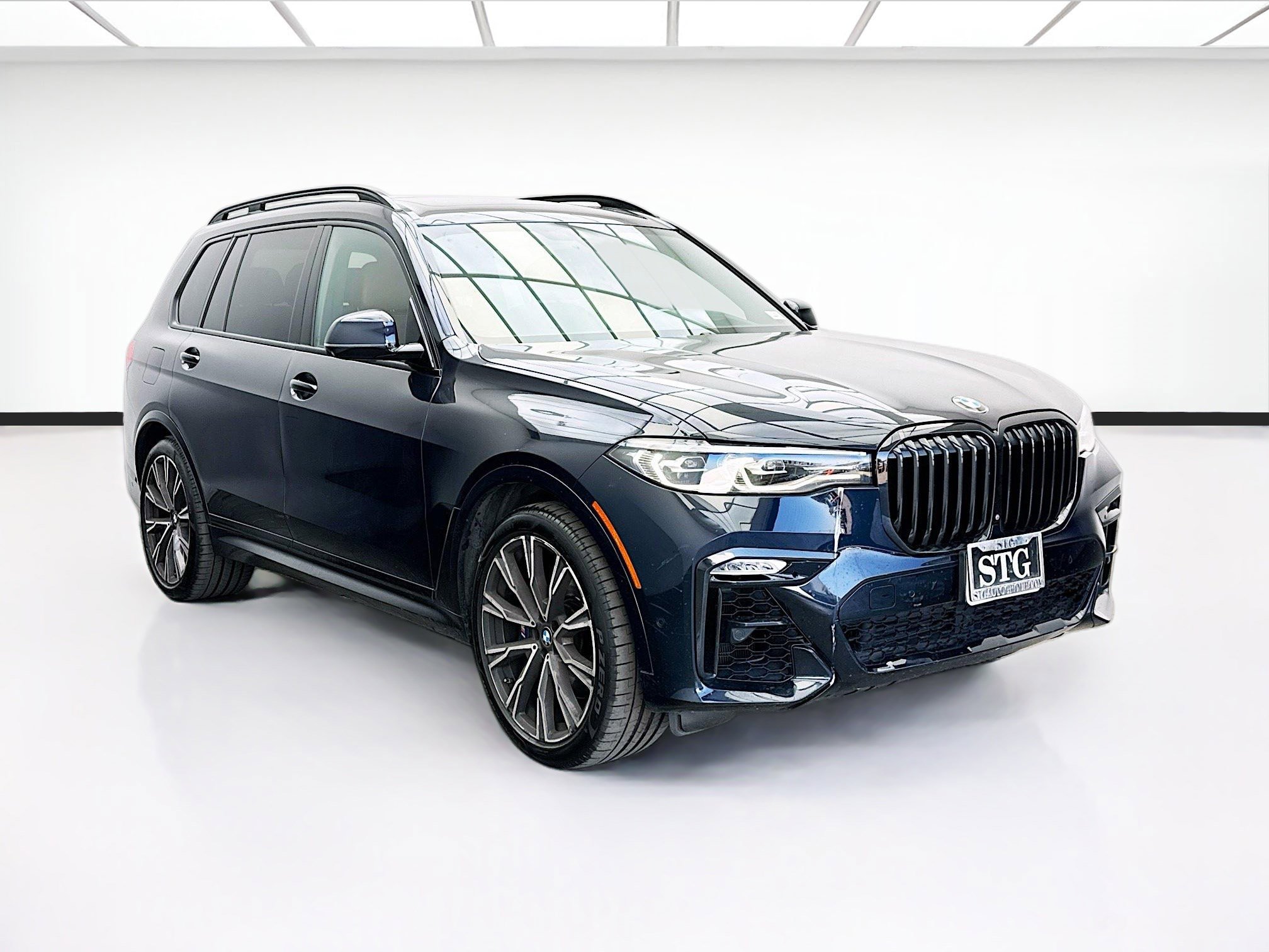 Used 2020 BMW X7 xDrive40i w/ M Sport Package AWD/4WD image 3