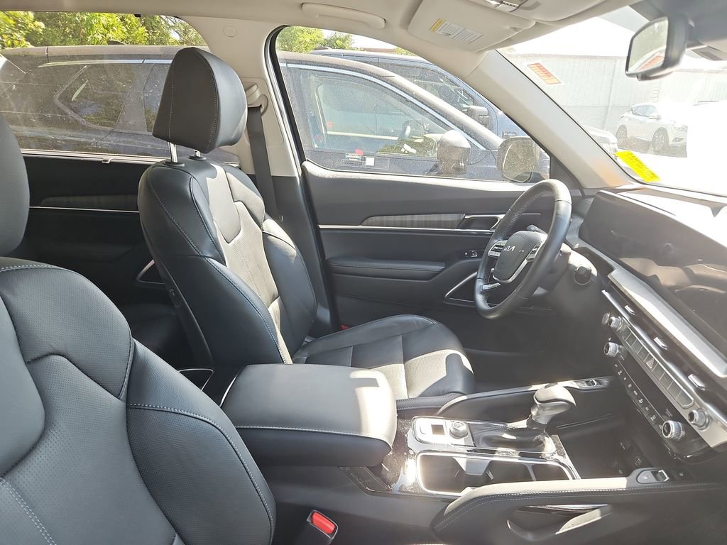 Used 2023 Kia Telluride EX image 9